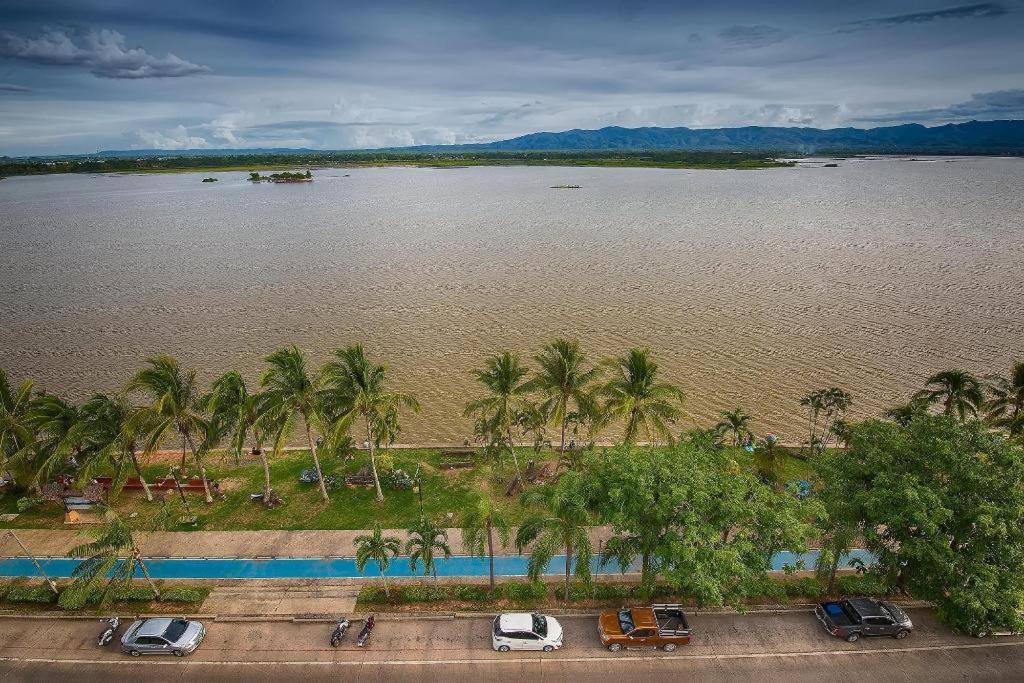 Phuglong Hotel Phayao Exterior photo