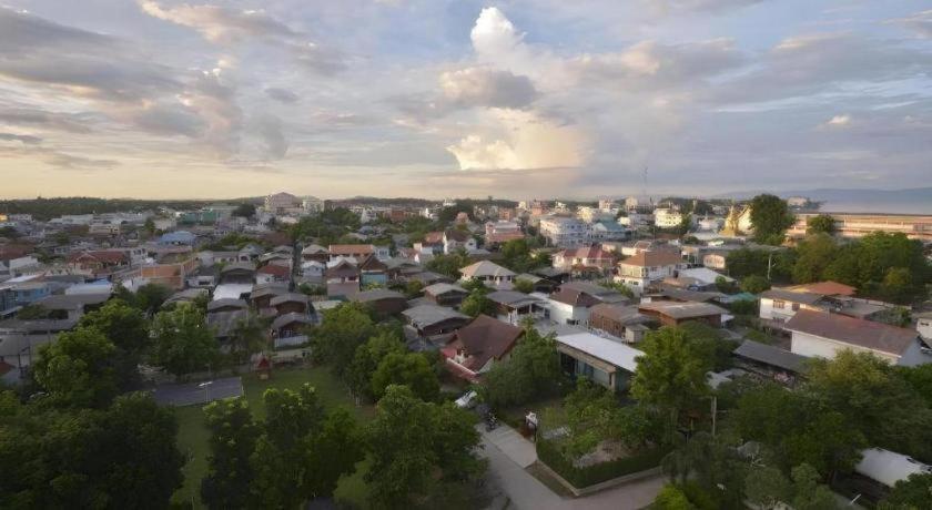 Phuglong Hotel Phayao Exterior photo